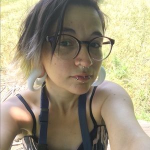 Meet your Posher, Joelle